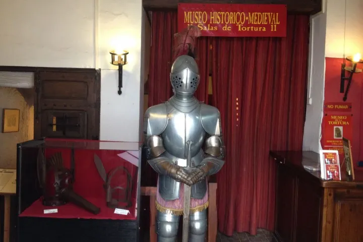 Visita el Museo de Tortura Medieval cerca del Hotel Boutique Cases Noves en Guadalest
